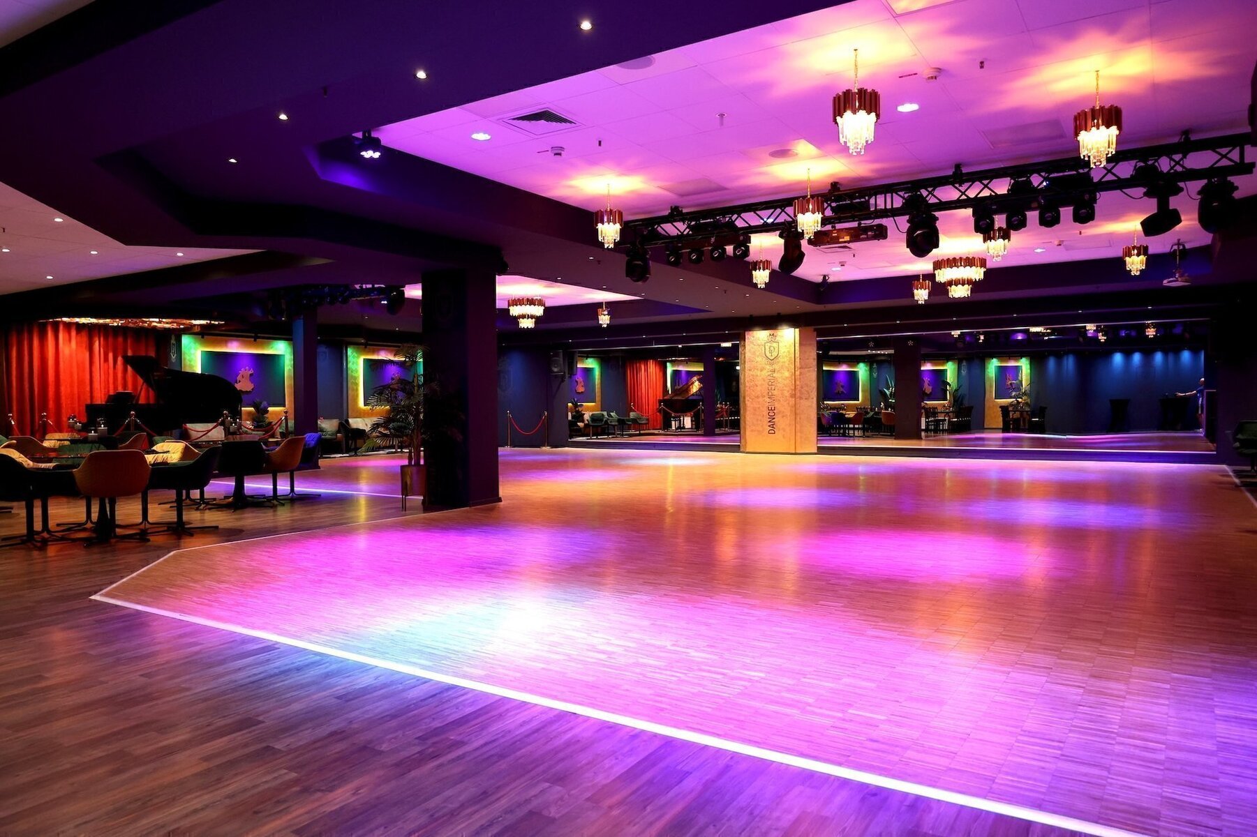 TANZEN IN NEUER DIMENSION